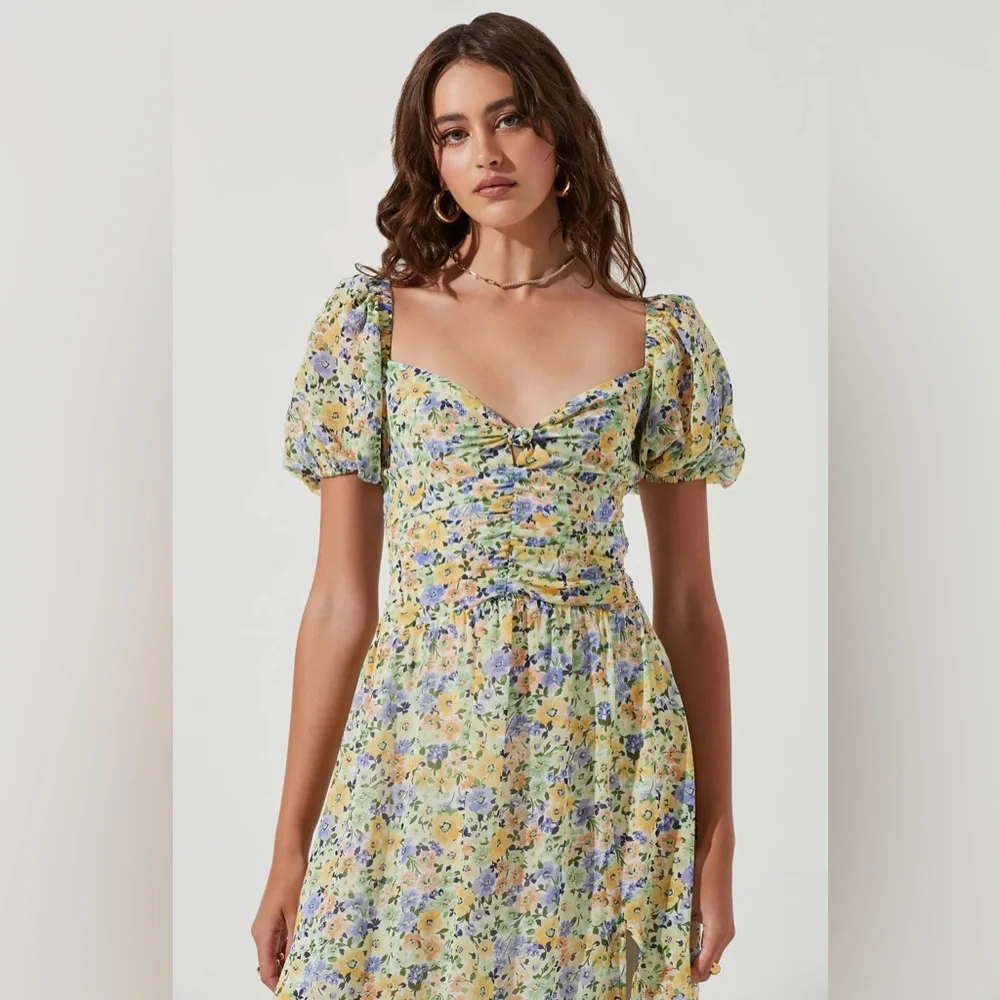 ASTR The Label Irma Floral Puff Sleeve Midi Dress. Size Small - Picture 3 of 6